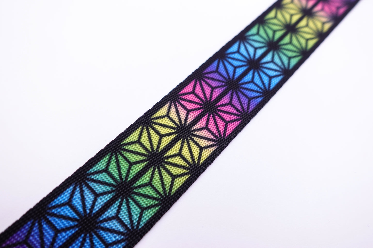 Sangle en nylon géométrique arc-en-ciel de 1 pouce