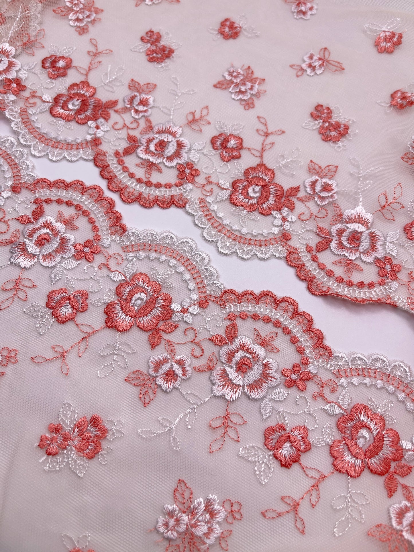 Coral Scalloped Edge - Embroidered Tulle Lace 1 Meter (mirrored)
