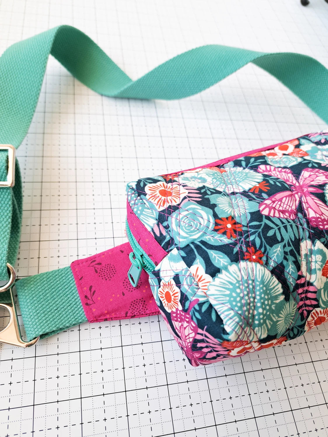 Alpen Belt Bag Pattern - Center Street Quilts