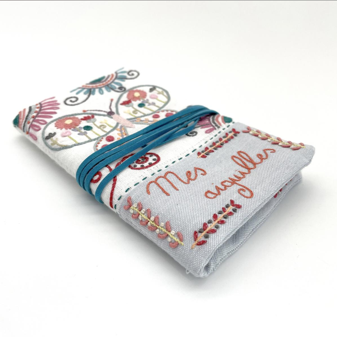 Needles books - Butterfly - Embroidery kit - Un chat dans l'aiguille