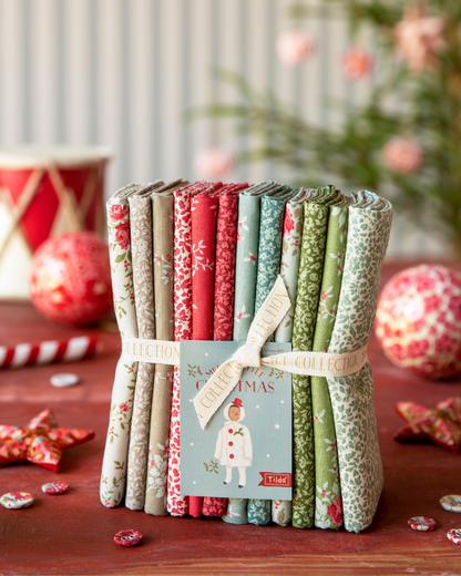 **PRE-ORDER** Merry Little Christmas - Fat Quarter Bundle Eve & Noel Blender 12 fabrics ~ 20"x22" - Tilda