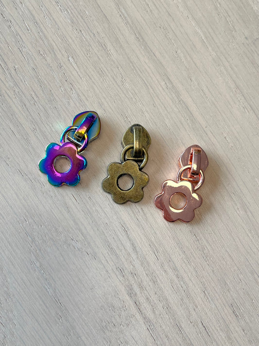 Full Daisy Zipper Pulls - 3 Colors!! (#5 Zipper)