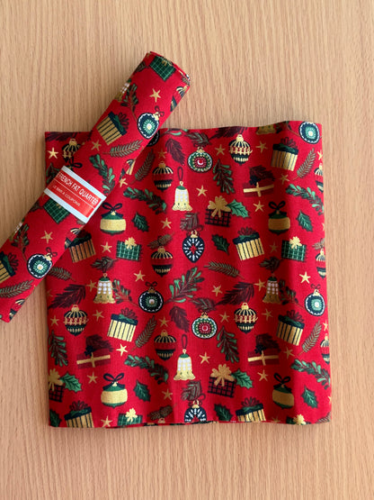 Christmas Fat Quarters - Le Bar A Coupon (19" x 27")