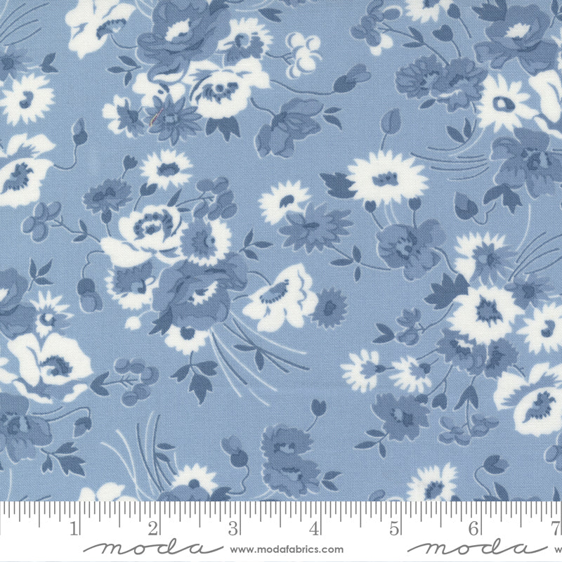 Nantucket Summer (Camille Roskelley) - Light Blue - Moda