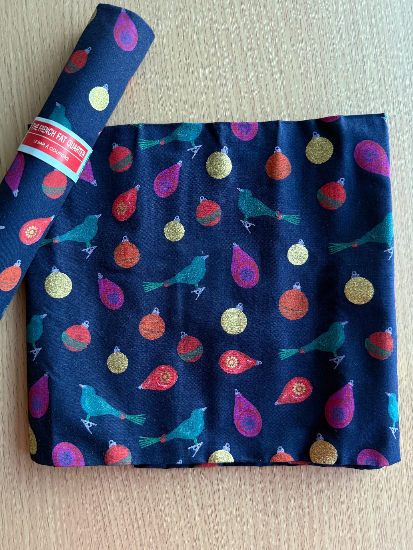 Christmas Fat Quarters - Le Bar A Coupon (19" x 27")