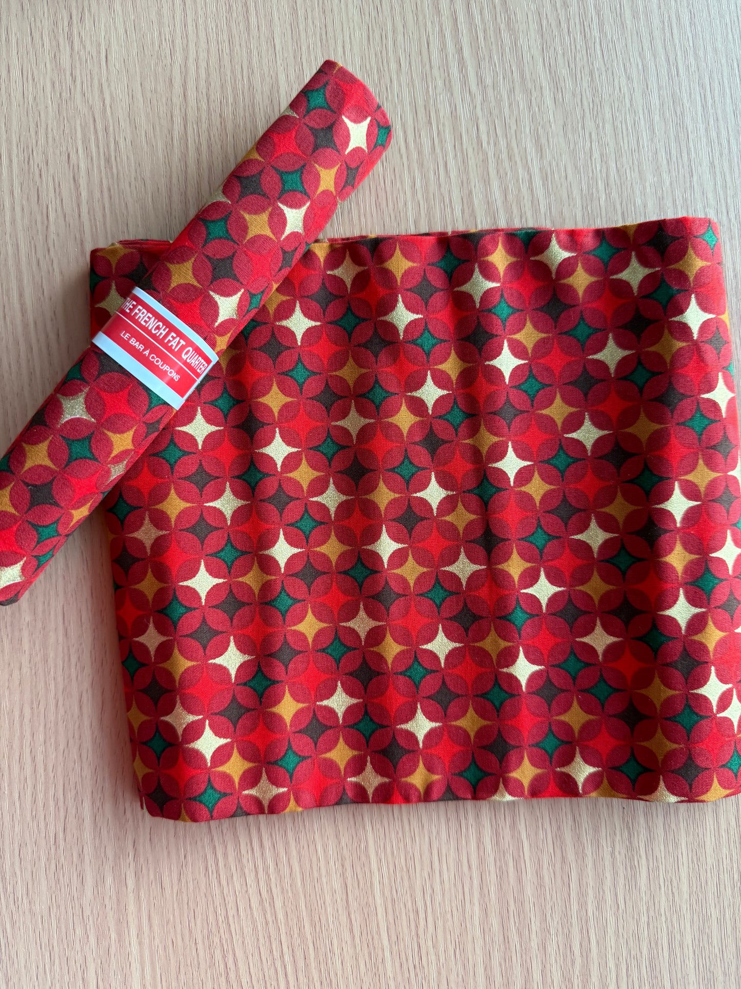 Christmas Fat Quarters - Le Bar A Coupon (19" x 27")