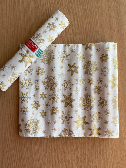 Christmas Fat Quarters - Le Bar A Coupon (19" x 27")