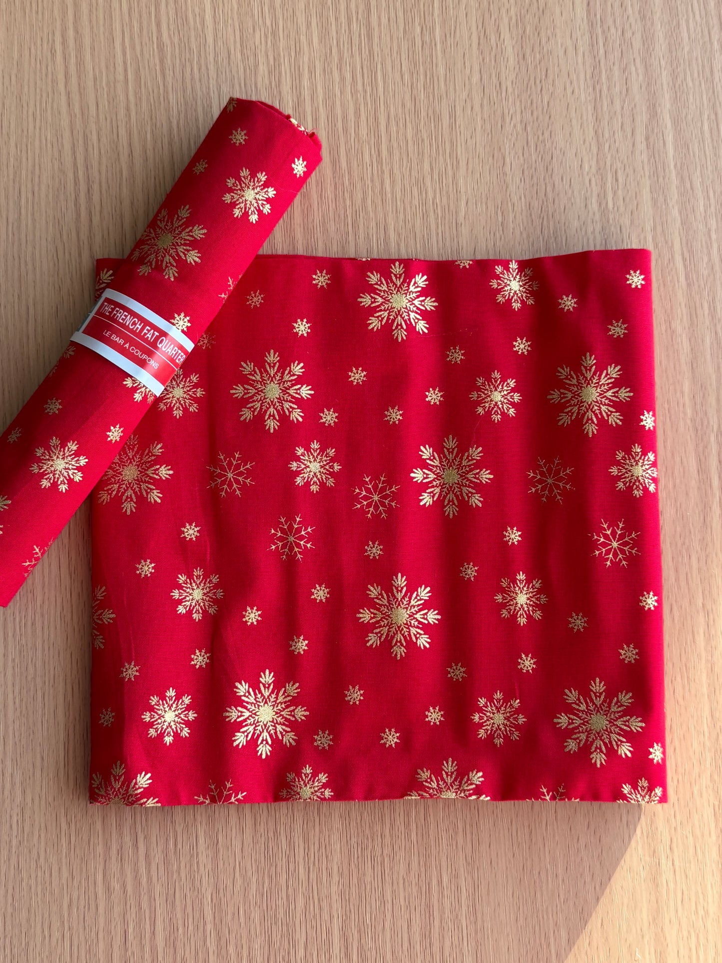 Christmas Fat Quarters - Le Bar A Coupon (19" x 27")