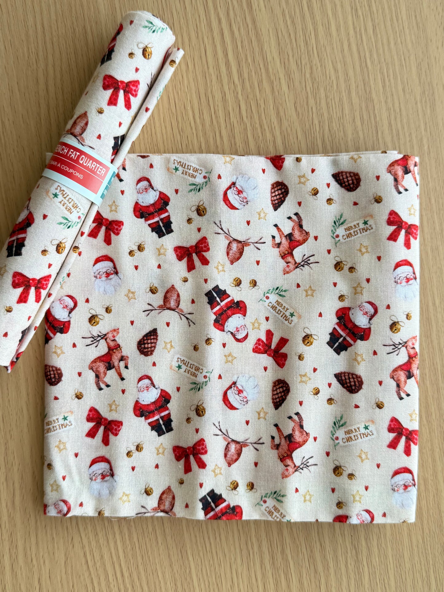 Christmas Fat Quarters - Le Bar A Coupon (19" x 27")