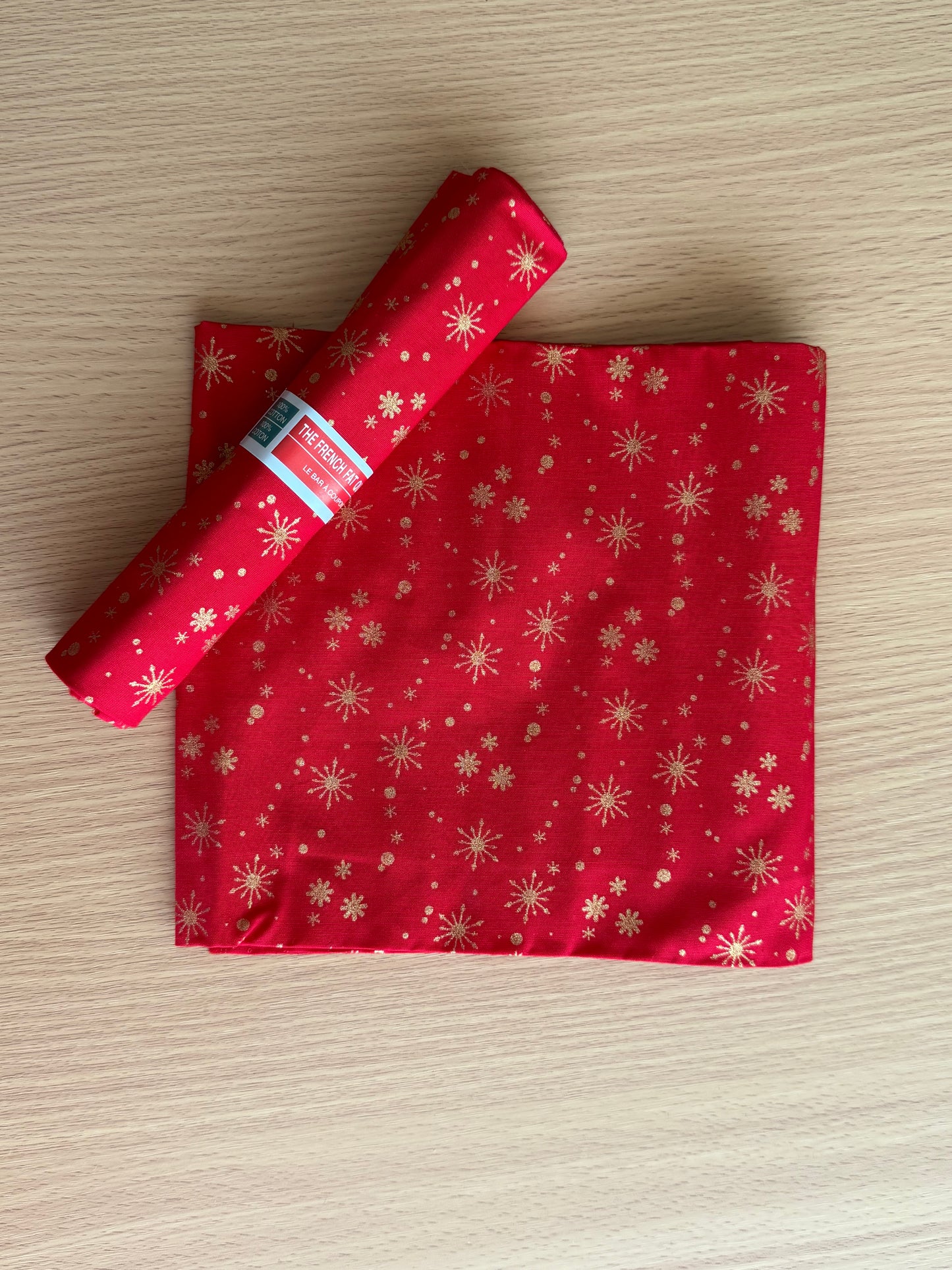 Christmas Fat Quarters - Le Bar A Coupon (19" x 27")