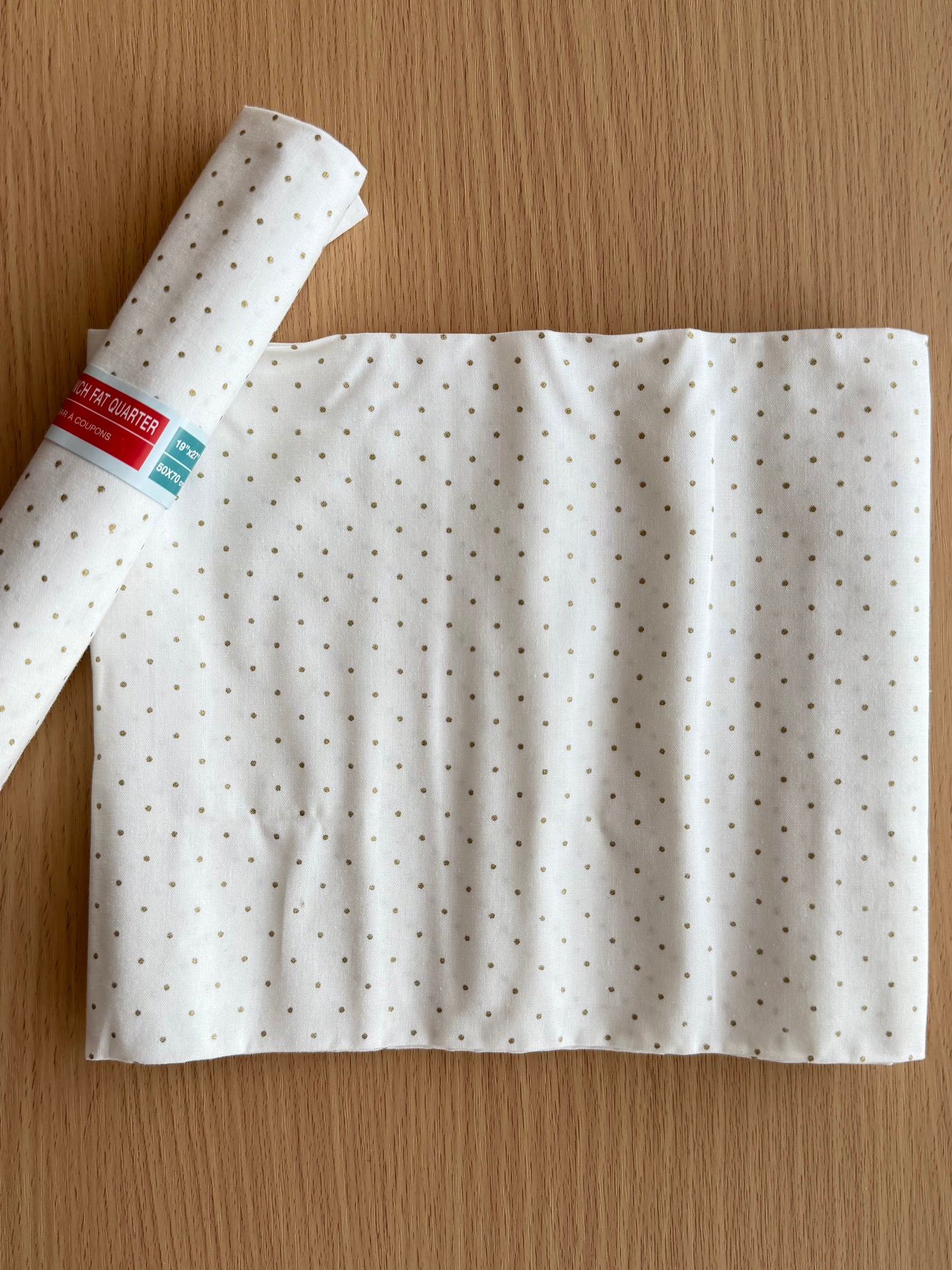 Christmas Fat Quarters - Le Bar A Coupon (19" x 27")