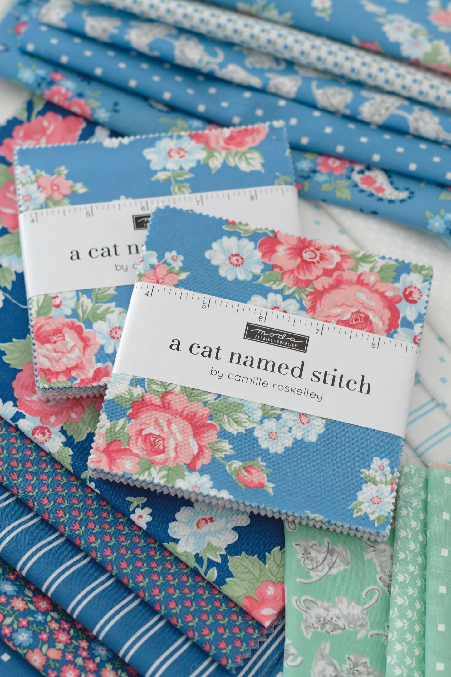 A Cat Named Stitch (Camille Roskelley) - Charms 5" - Moda