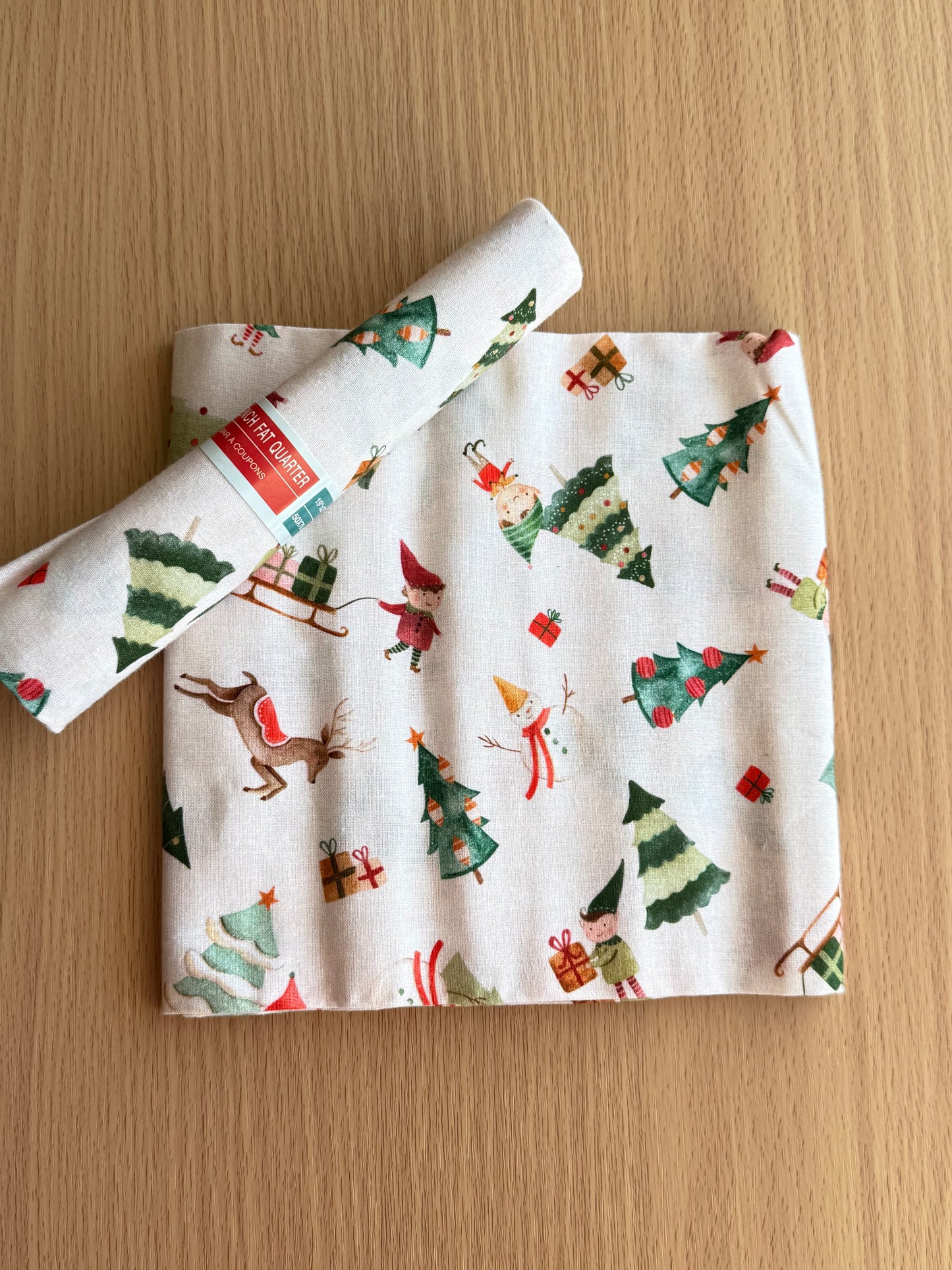 Christmas Fat Quarters - Le Bar A Coupon (19" x 27")