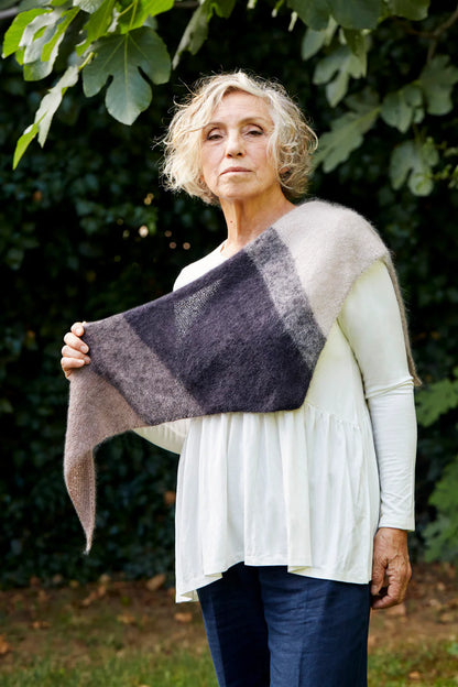 Kit de châle Bon Mélange (Ash-Haze-Fog) - Urth Yarns