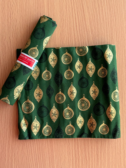 Christmas Fat Quarters - Le Bar A Coupon (19" x 27")