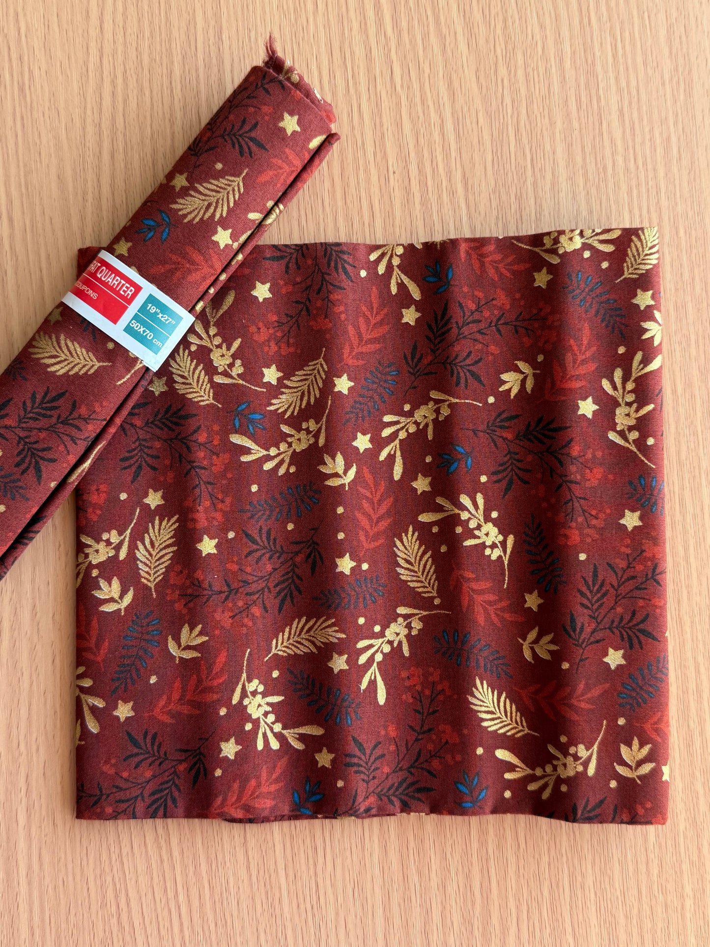 Christmas Fat Quarters - Le Bar A Coupon (19" x 27")