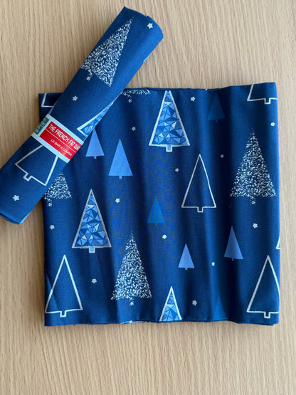 Christmas Fat Quarters - Le Bar A Coupon (19" x 27")