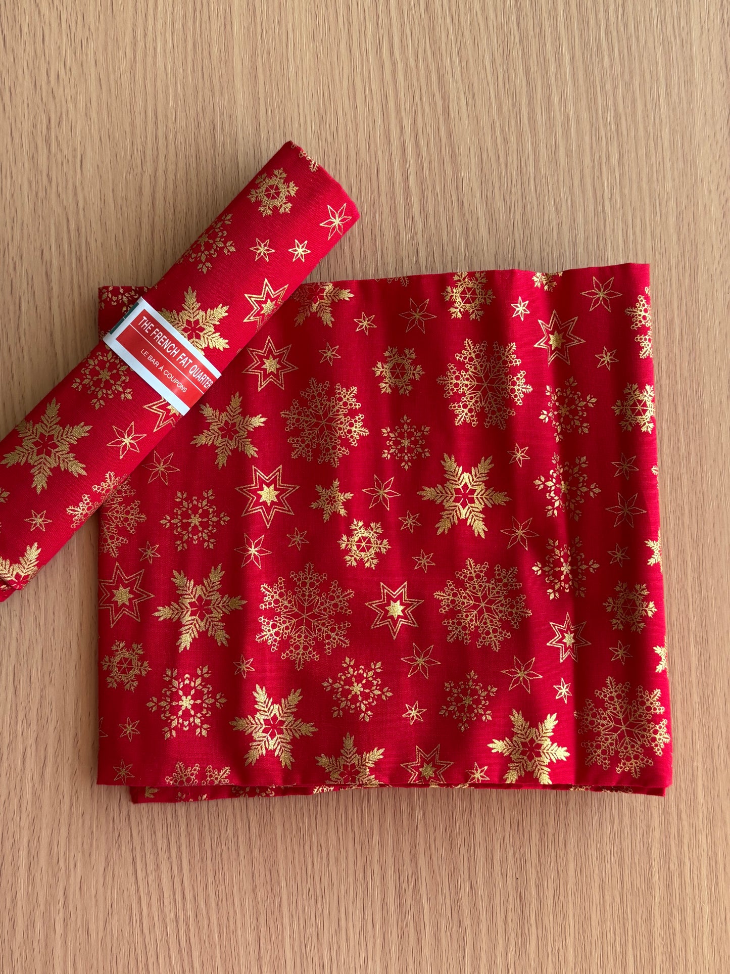 Christmas Fat Quarters - Le Bar A Coupon (19" x 27")