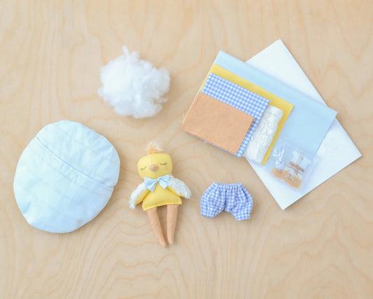 **Pre-Order** Mes Petites Lunes - Sewing Kit - Mini chick doll Robin