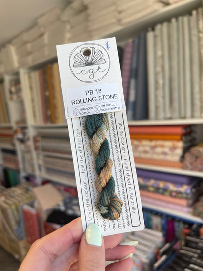 *Discontinué* PB18 Rolling Stone - Fils à broder pré-coupés Mouliné - Cottage Garden Threads
