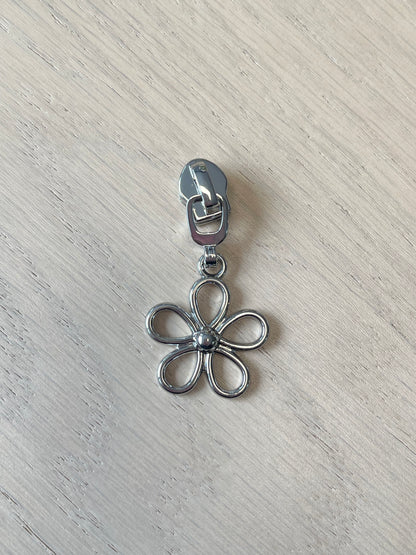 Daisy Zipper Pulls - 5 Colors!! (#5 Zipper)