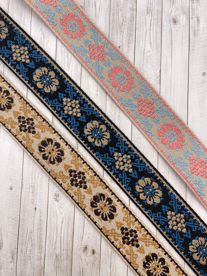 sangle en coton/polyester Fleuri brodé 1.5"