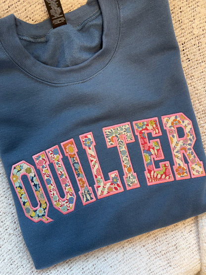 QUILTER - Tilda (Tissu de Wallflower) ÉDITION LIMITÉE - Sweat à capuche ou col rond brodé (Copie)