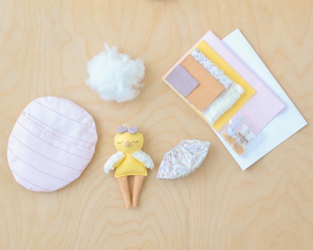 **Pre-Order** Mes Petites Lunes - Sewing Kit - Mini chick doll Robine