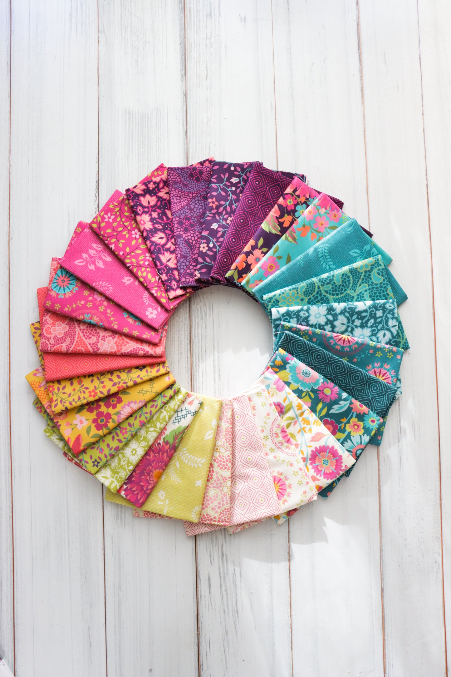 Parlor (Crystal Manning) - Charms 5" - Moda