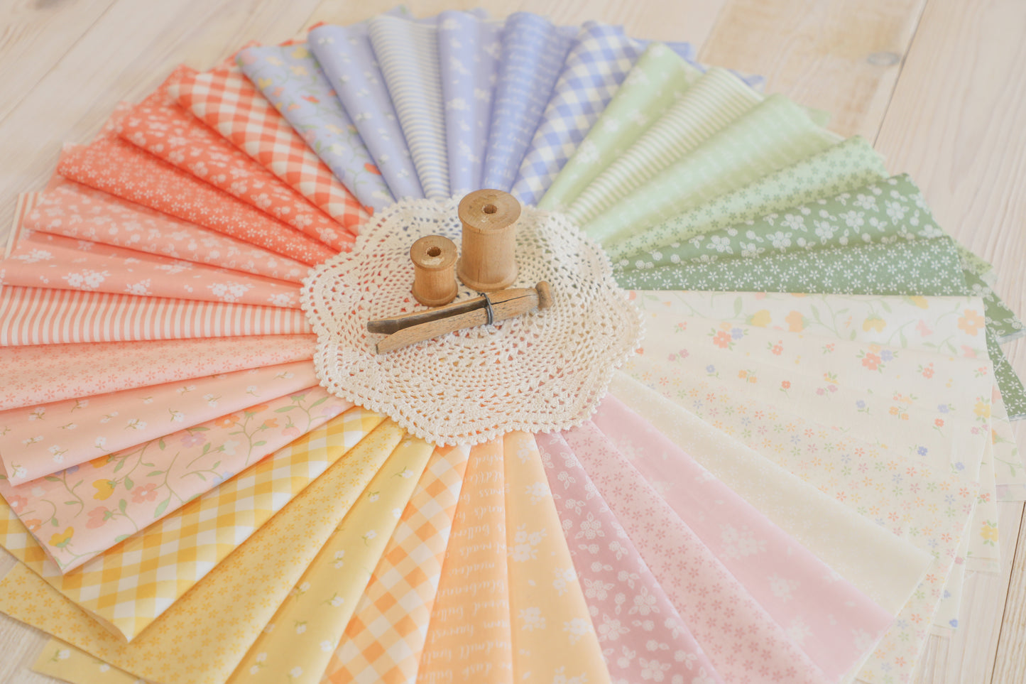 Pastel Prairie (My Sew Quilty Life) - Fat Quarter Bundle 35pcs + 1 Panel - Moda
