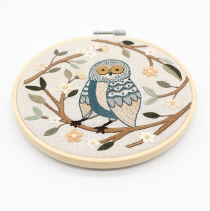 Colette la chouette - Embroidery kit - Un chat dans l'aiguilles