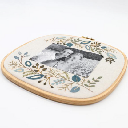Doux souvenirs - Embroidery kit - Un chat dans l'aiguilles