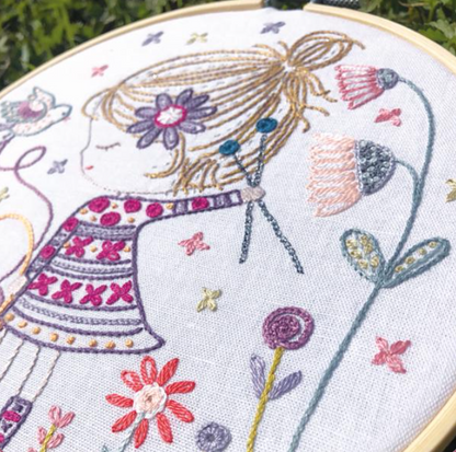 Quand Salomé tricote- Embroidery kit - Un chat dans l'aiguilles