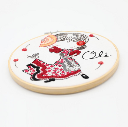 Salomé danse le flamenco - Embroidery kit - Un chat dans l'aiguille