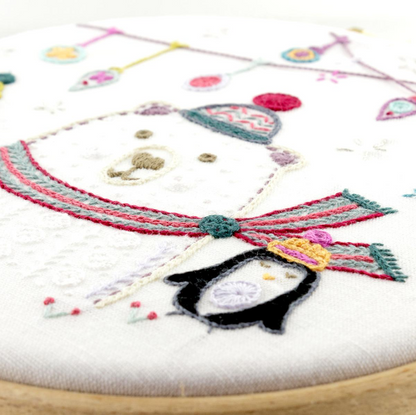 Askor team du grand nord - Embroidery kit - Un chat dans l'aiguille