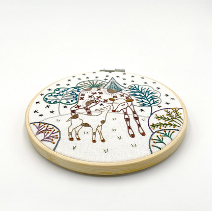 Câlins d'hiver - Embroidery kit - Un chat dans l'aiguille