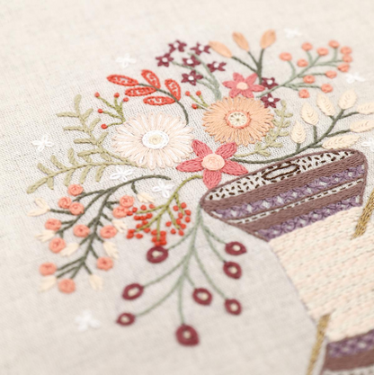 Jolie bobine - Embroidery kit - Un chat dans l'aiguille