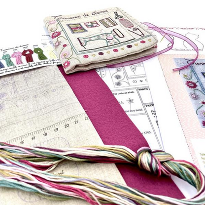 Travaux de Dames - Embroidery kit - Un chat dans l'aiguille