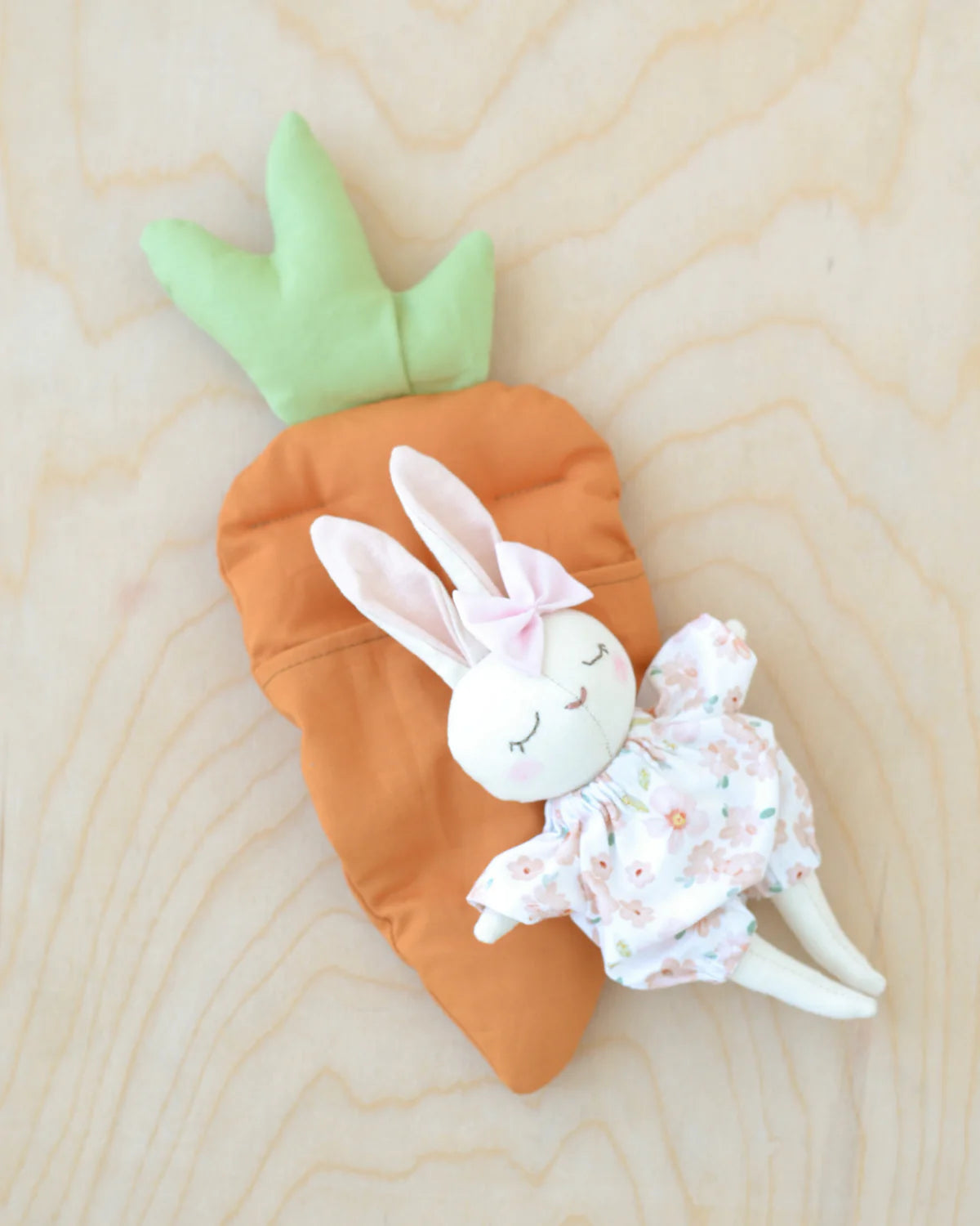 **Pre-Order**  Mes Petites Lunes - Sewing Kit - Mini bunny doll Jeanne